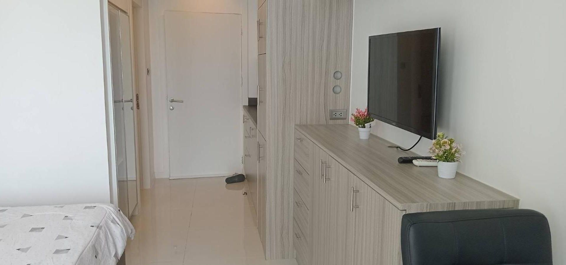 At Center Apartment