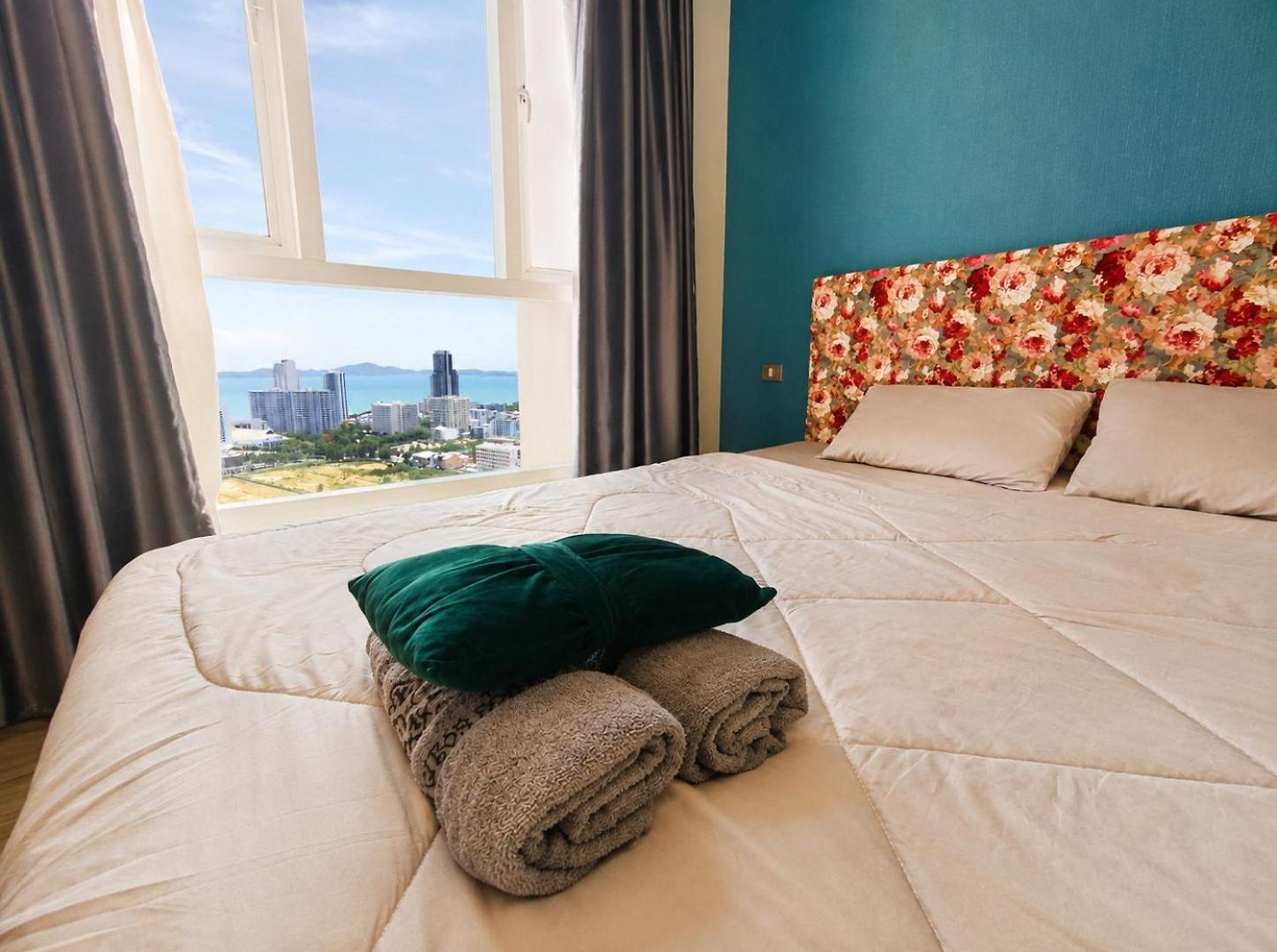 Sea Breezes - Sea View With Swimming Pool Apartment *