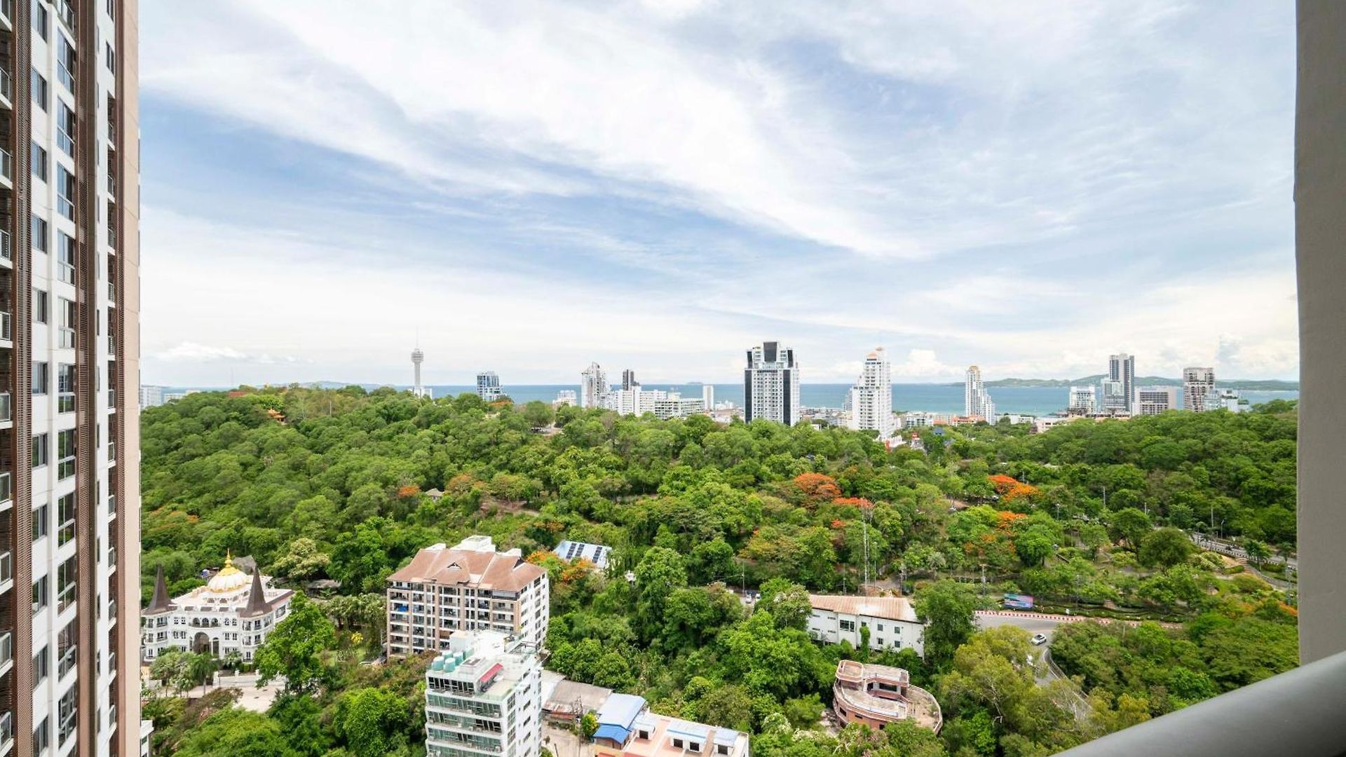 Unixx By Abix 30f Apartment Pattaya