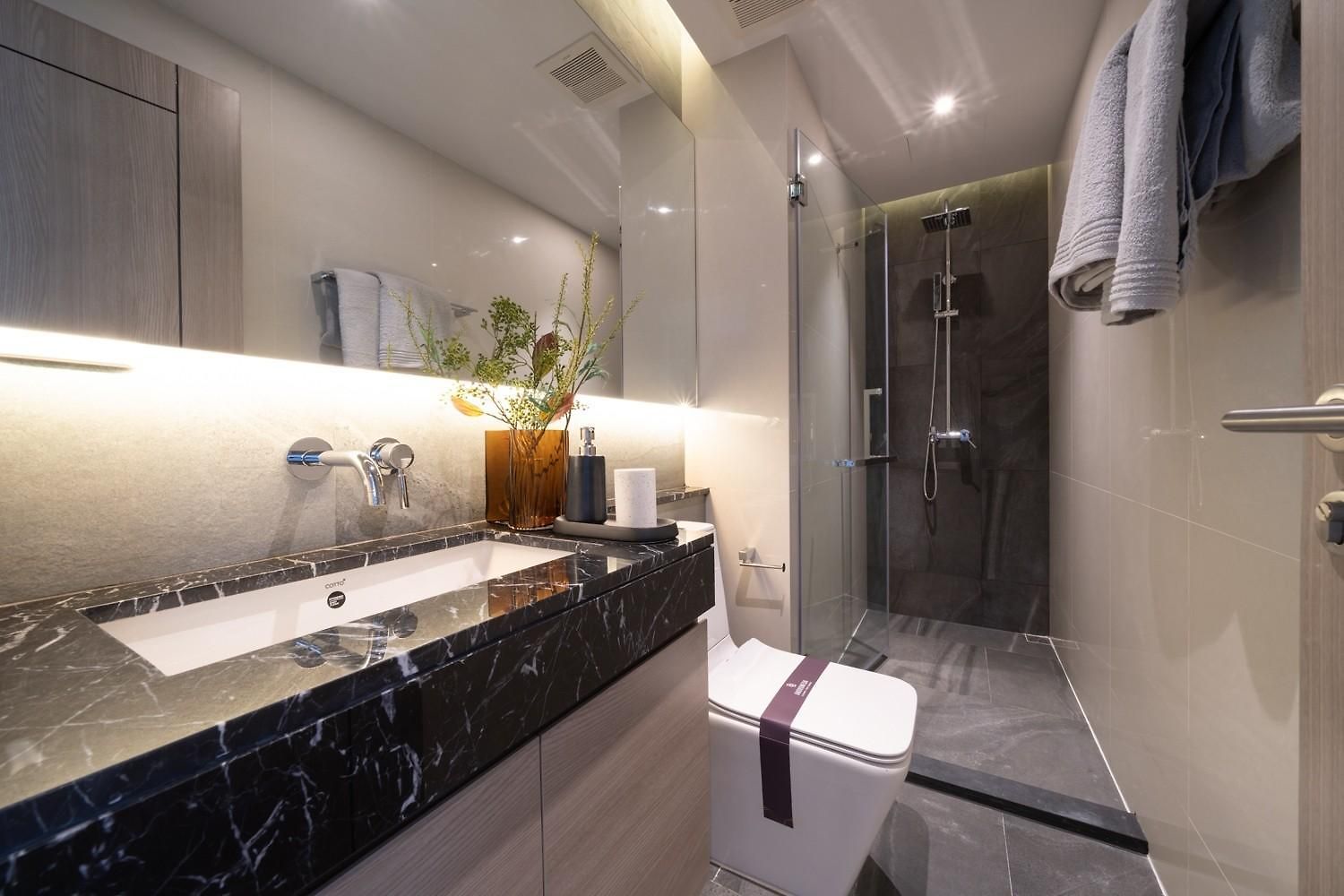 Apartment 2 Bed Rare Unit With Bath Tub - Sea View Pattaya