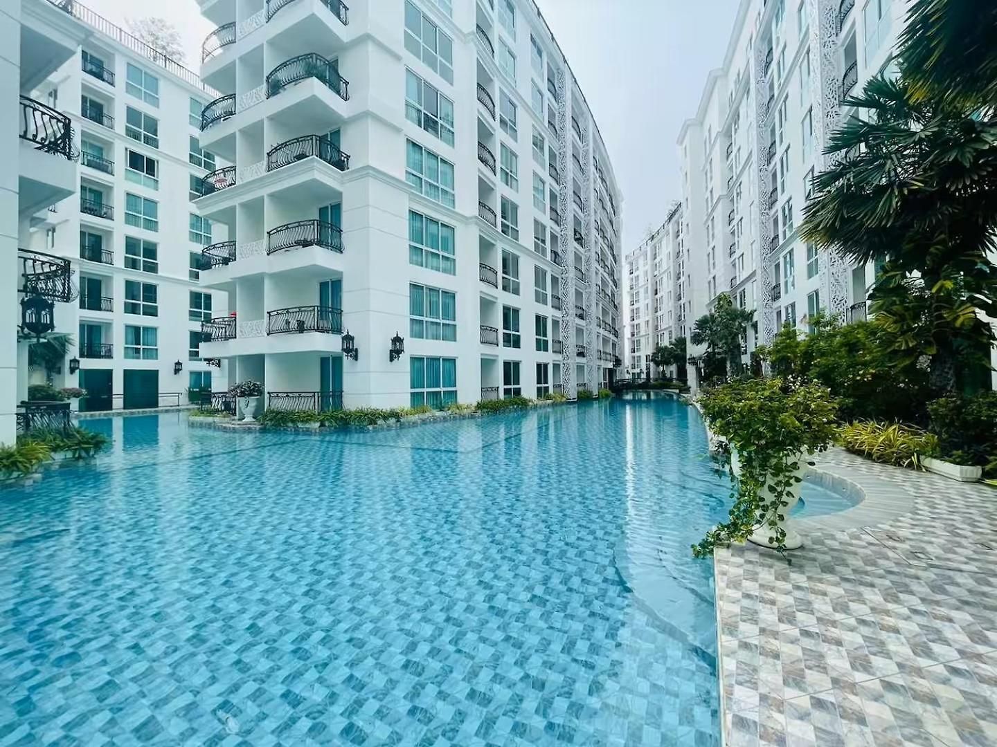 Olympus Garden Vacation Stunning Pool Pattaya