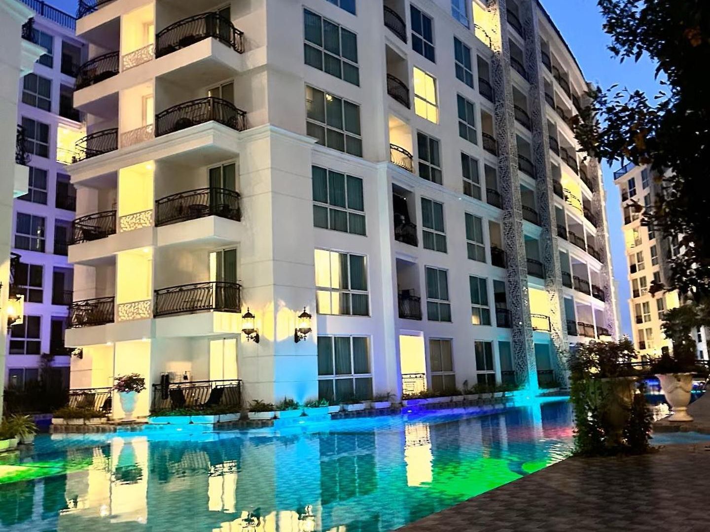 Olympus Garden Vacation Stunning Pool Apartment Pattaya