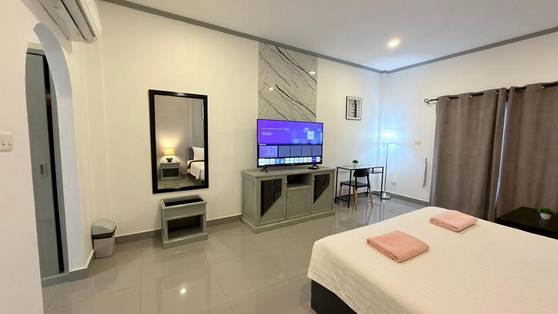 Del Max เดล แม็กซ์ พัทยา * Pattaya