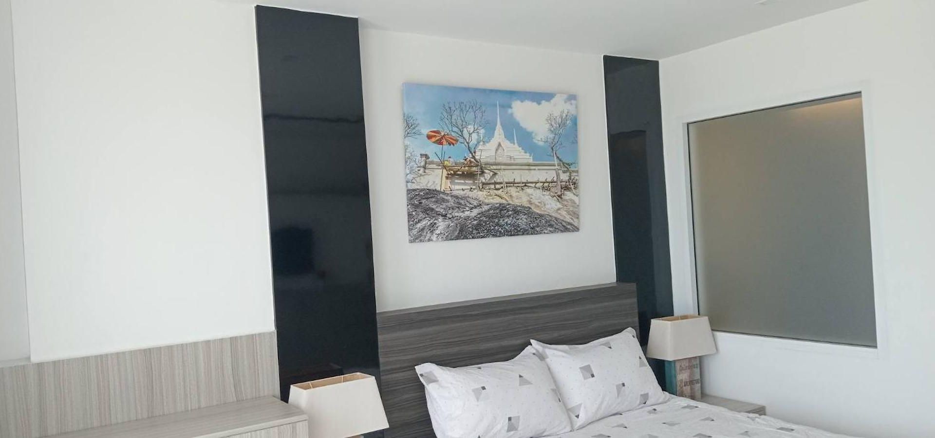 Apartment At Center *