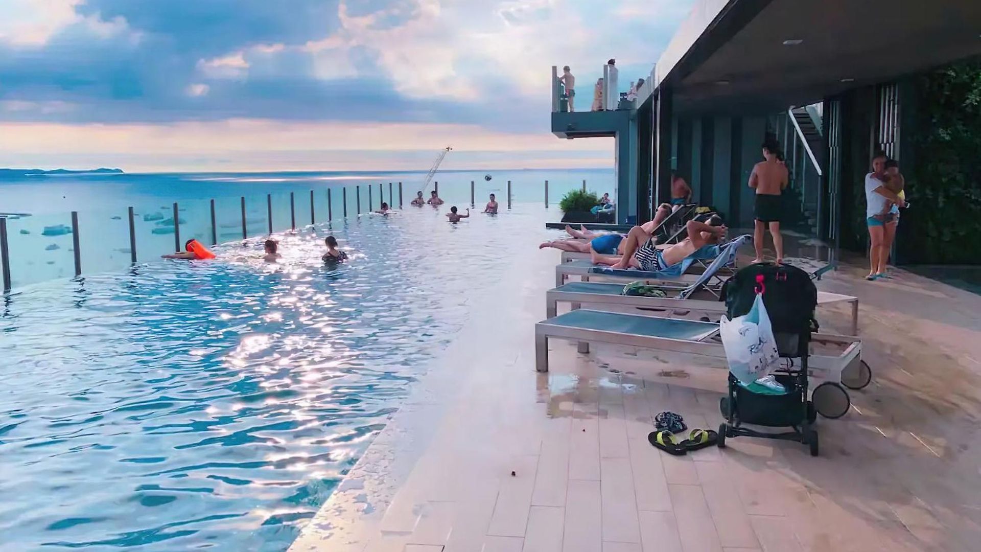 2 Bed Luxury At Apartment Pattaya