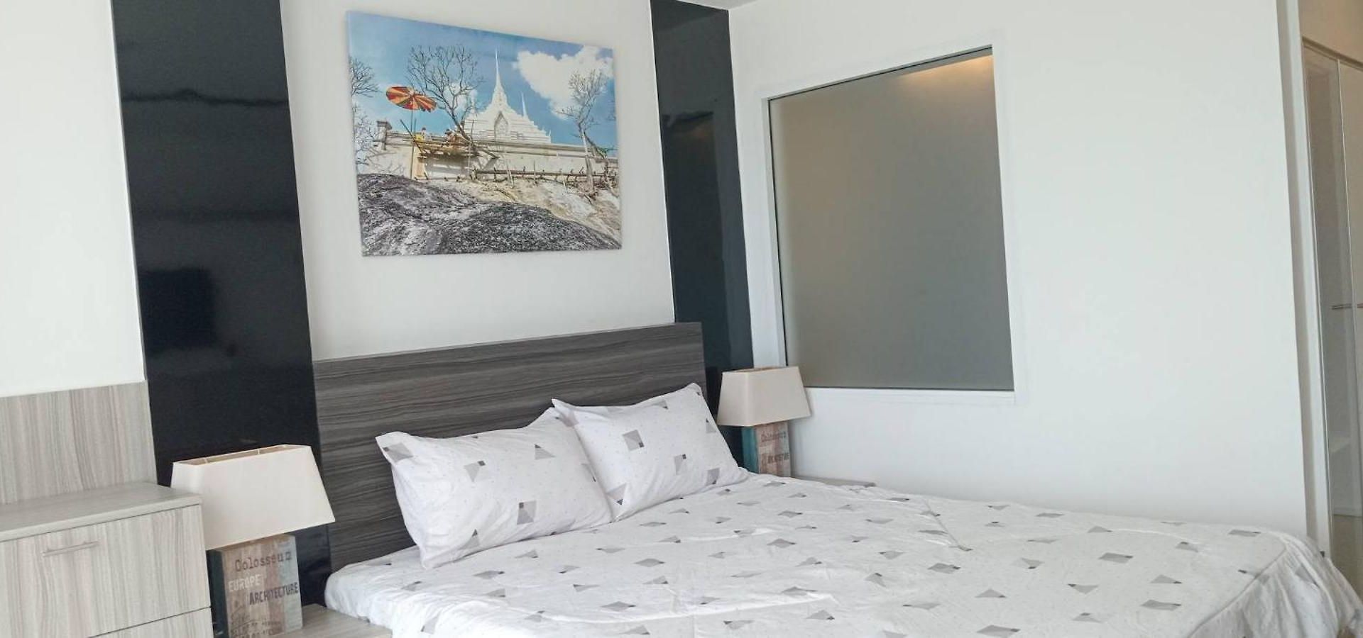 Apartment At Center *