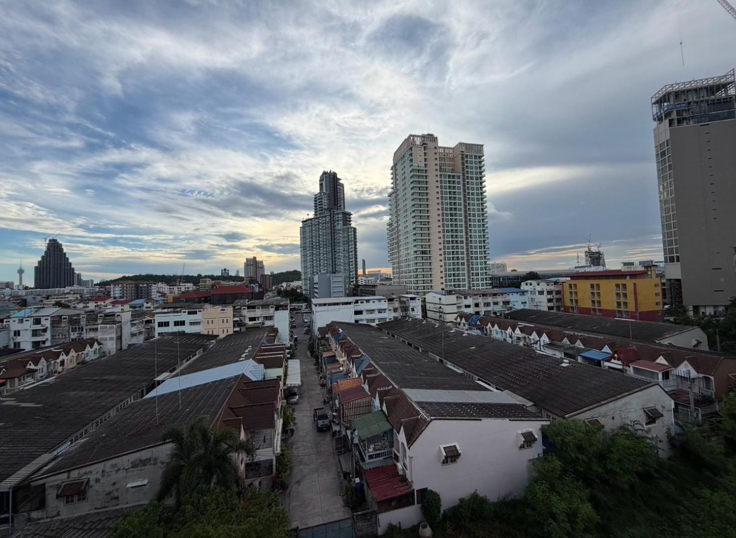 Cozy Entire 7th Floor With View * Pattaya