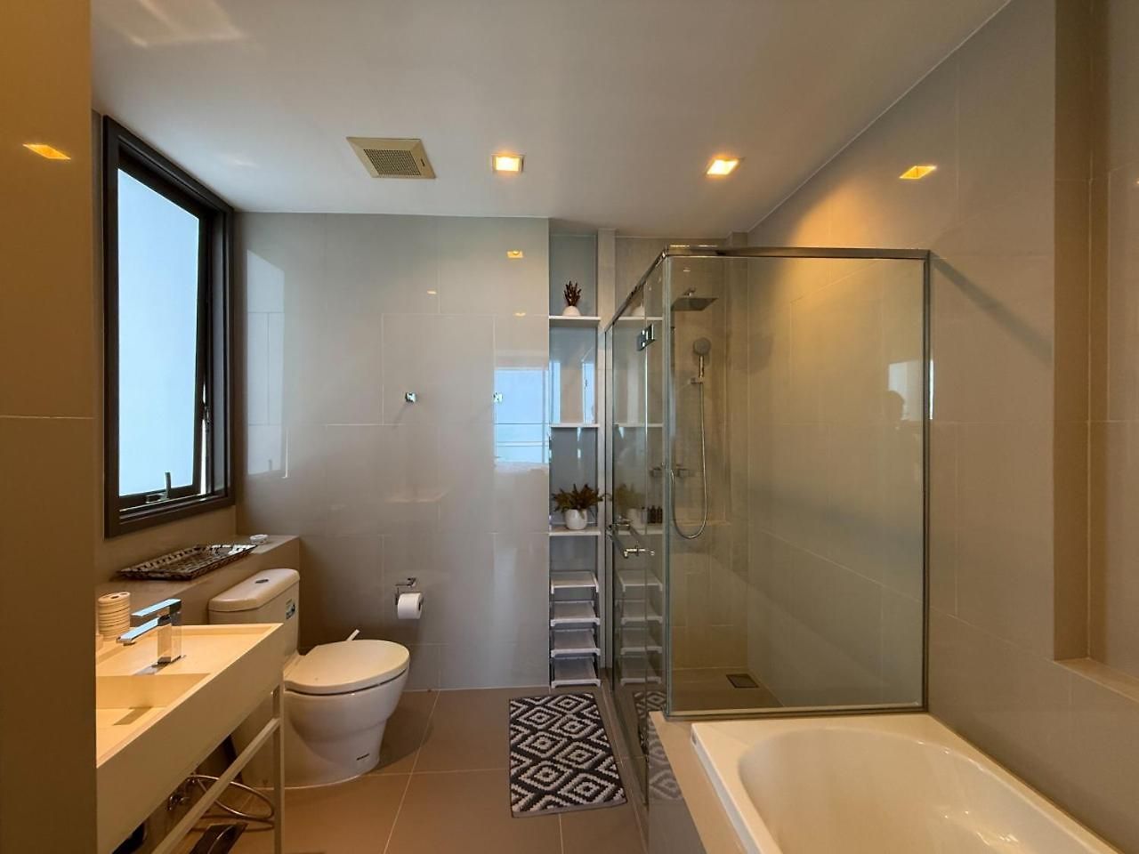 Cozy 2br L Sea View L Pool And Gym