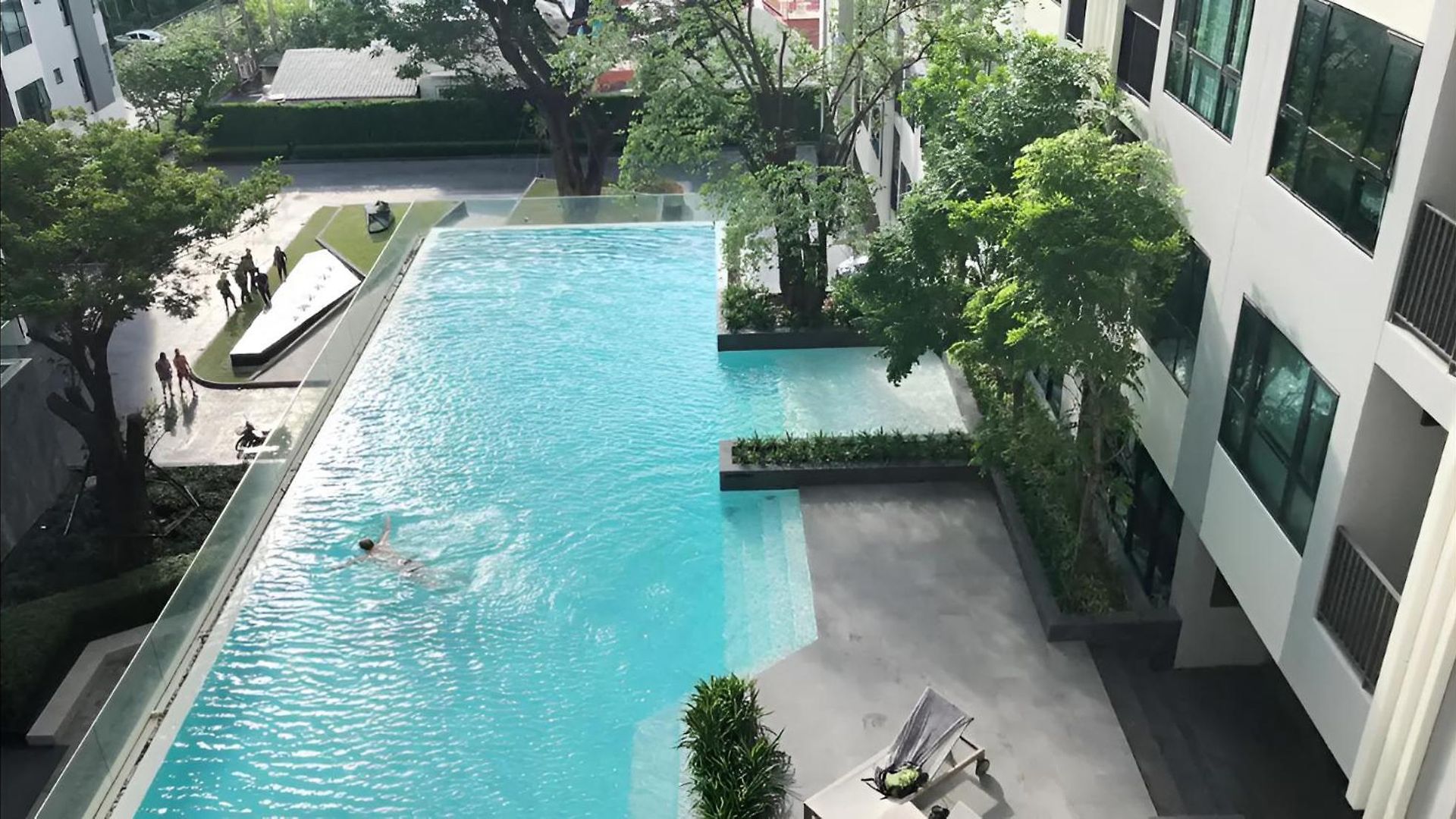 High Floor With Rooftop Pool In Pattaya