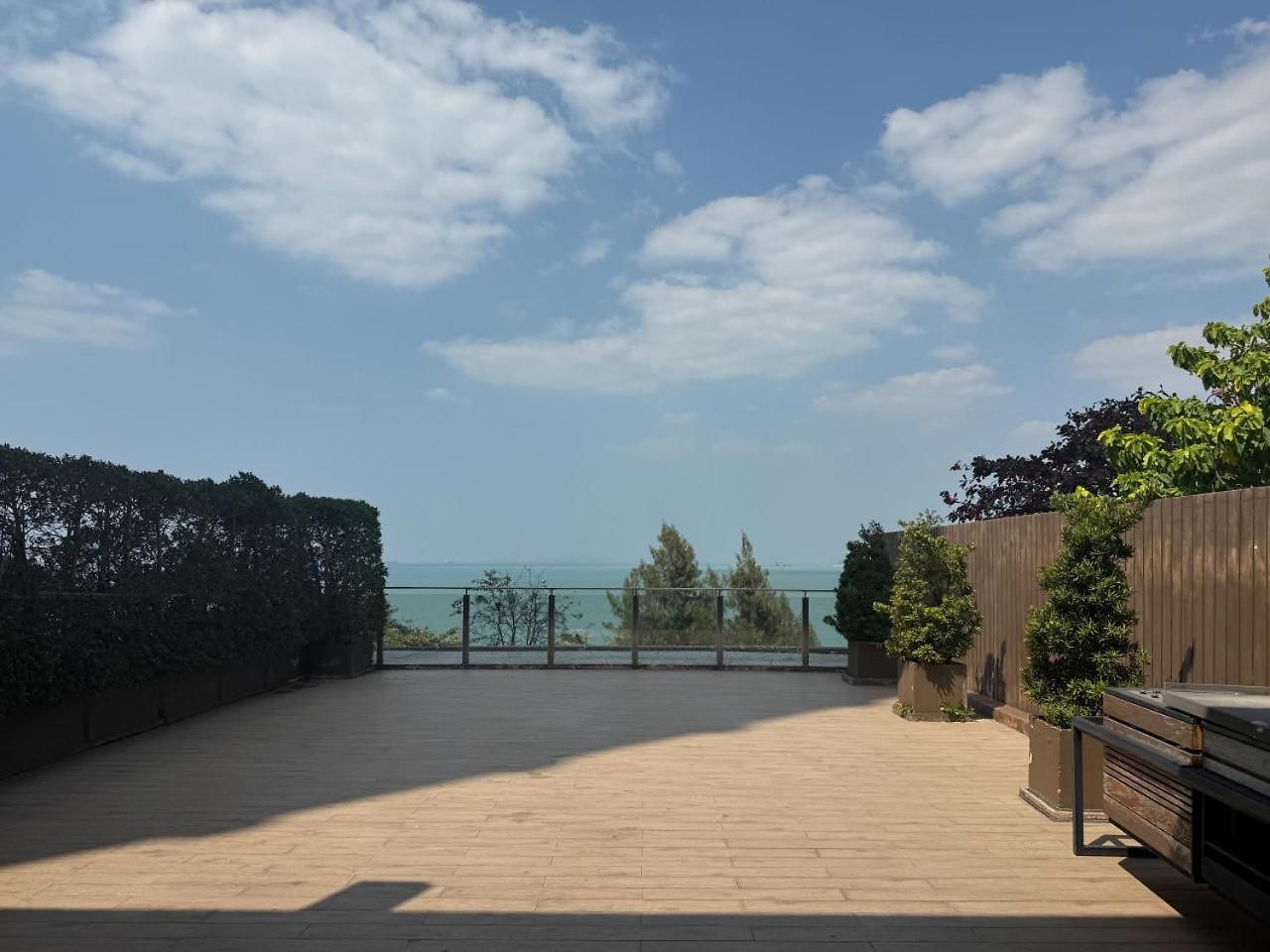 Cozy 2br L Sea View L Pool And Gym Apartment Pattaya