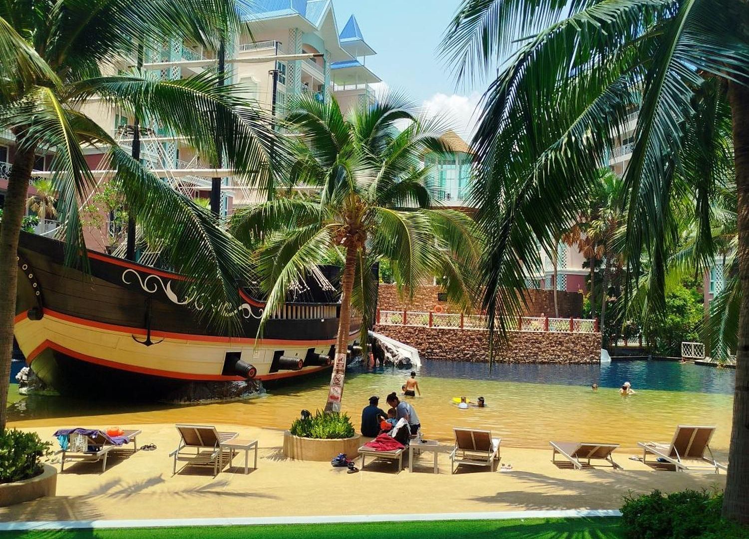 Sea Breezes - Sea View With Swimming Pool Apartment