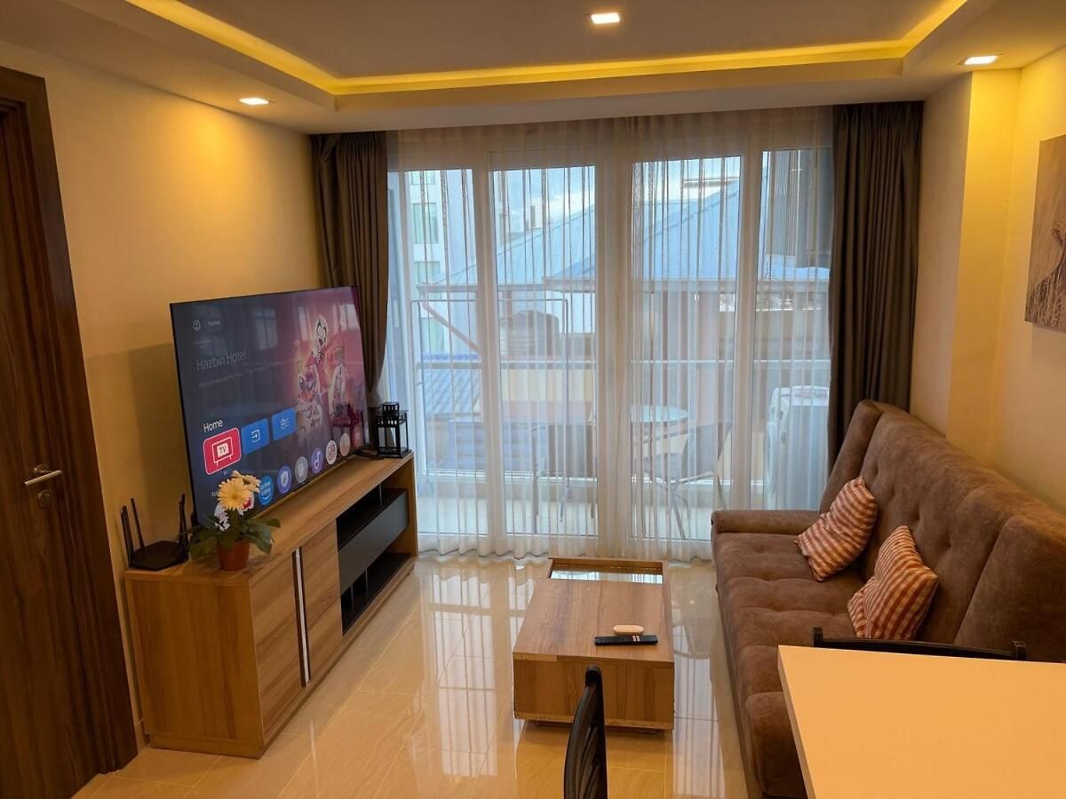 Brand New Condo! Grand Avenue &