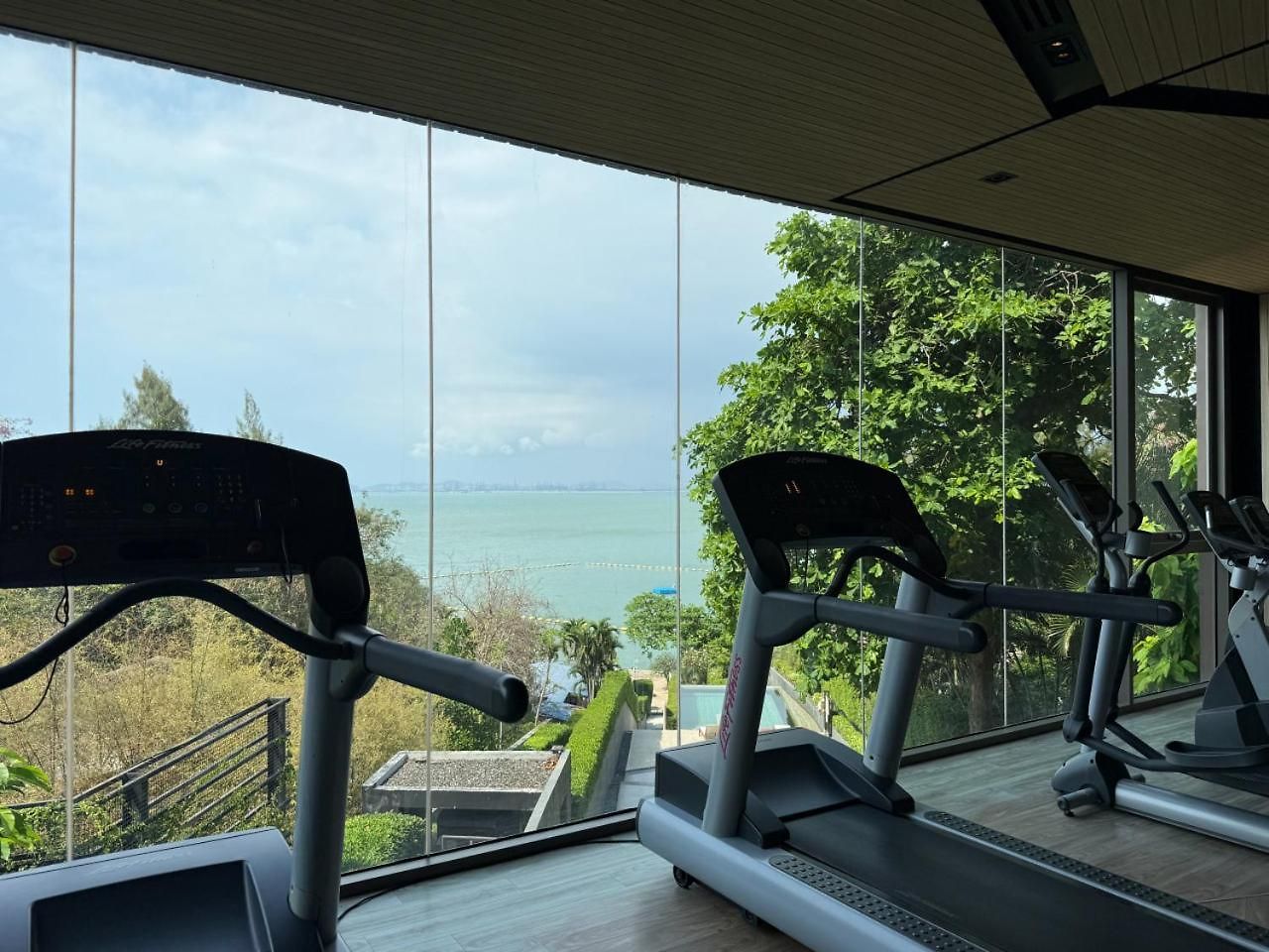 Cozy 2br L Sea View L Pool And Gym * Pattaya