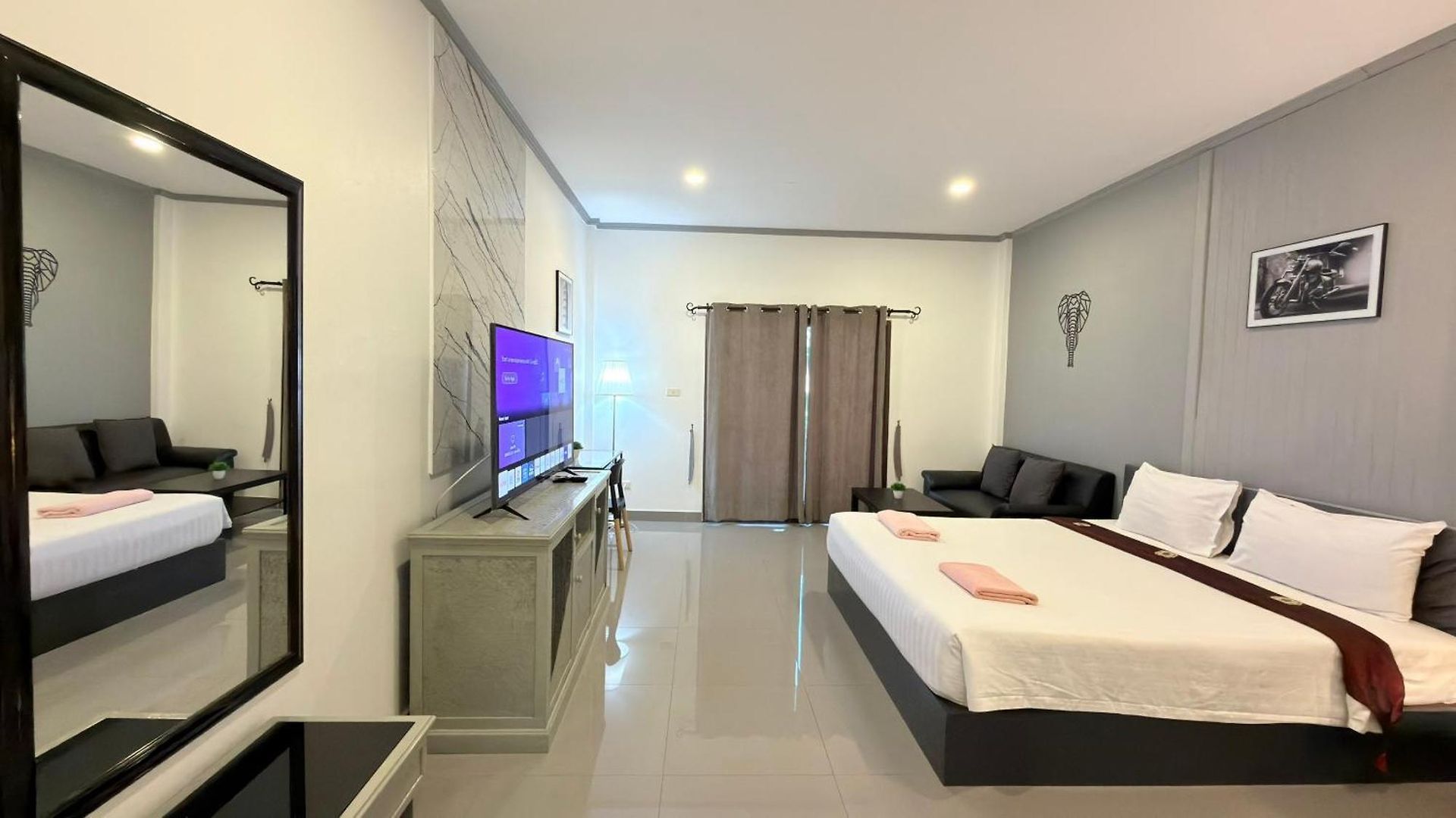 Del Max เดล แม็กซ์ พัทยา Apartment