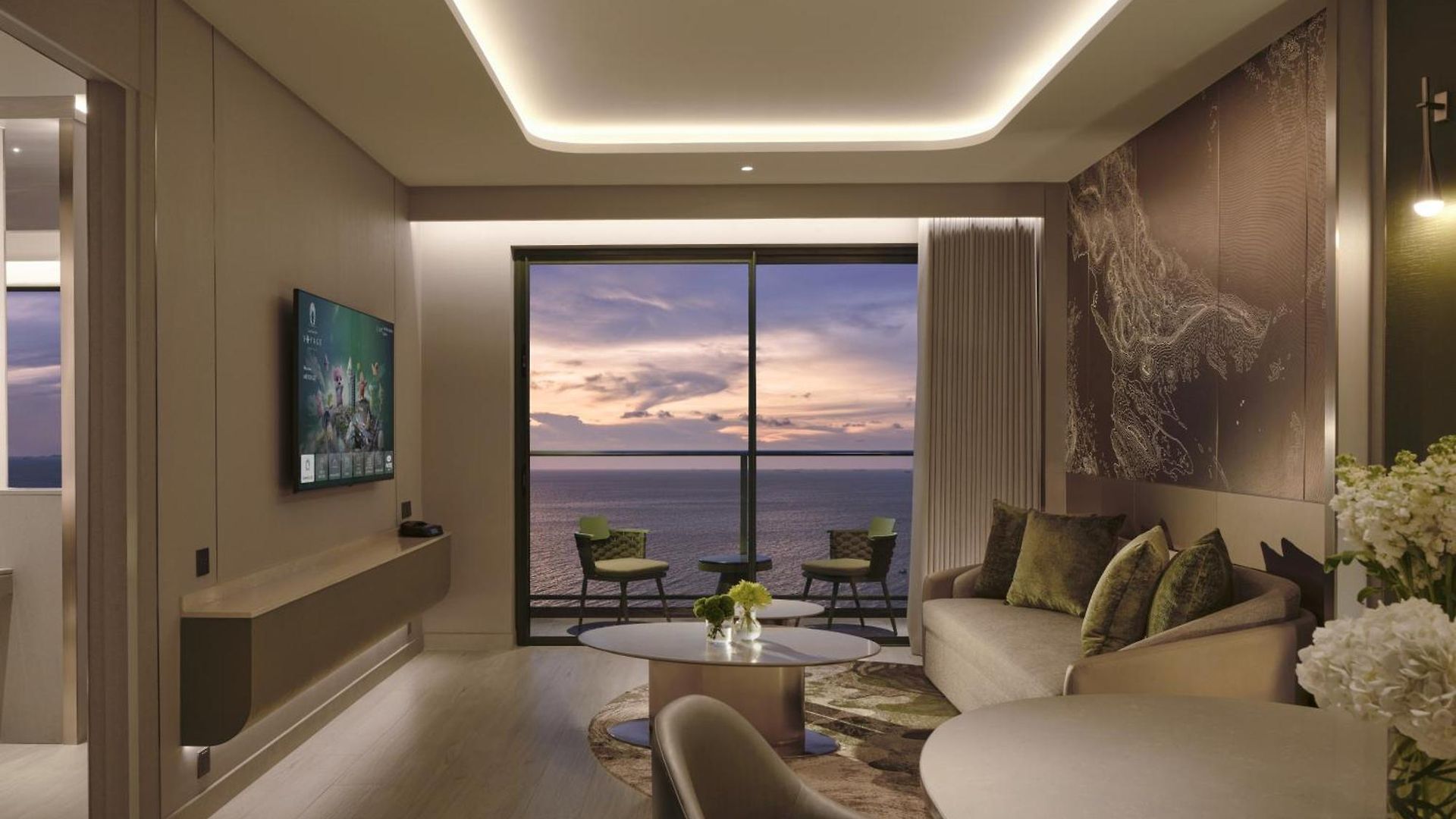 Grande Centre Point Voyage Hotel