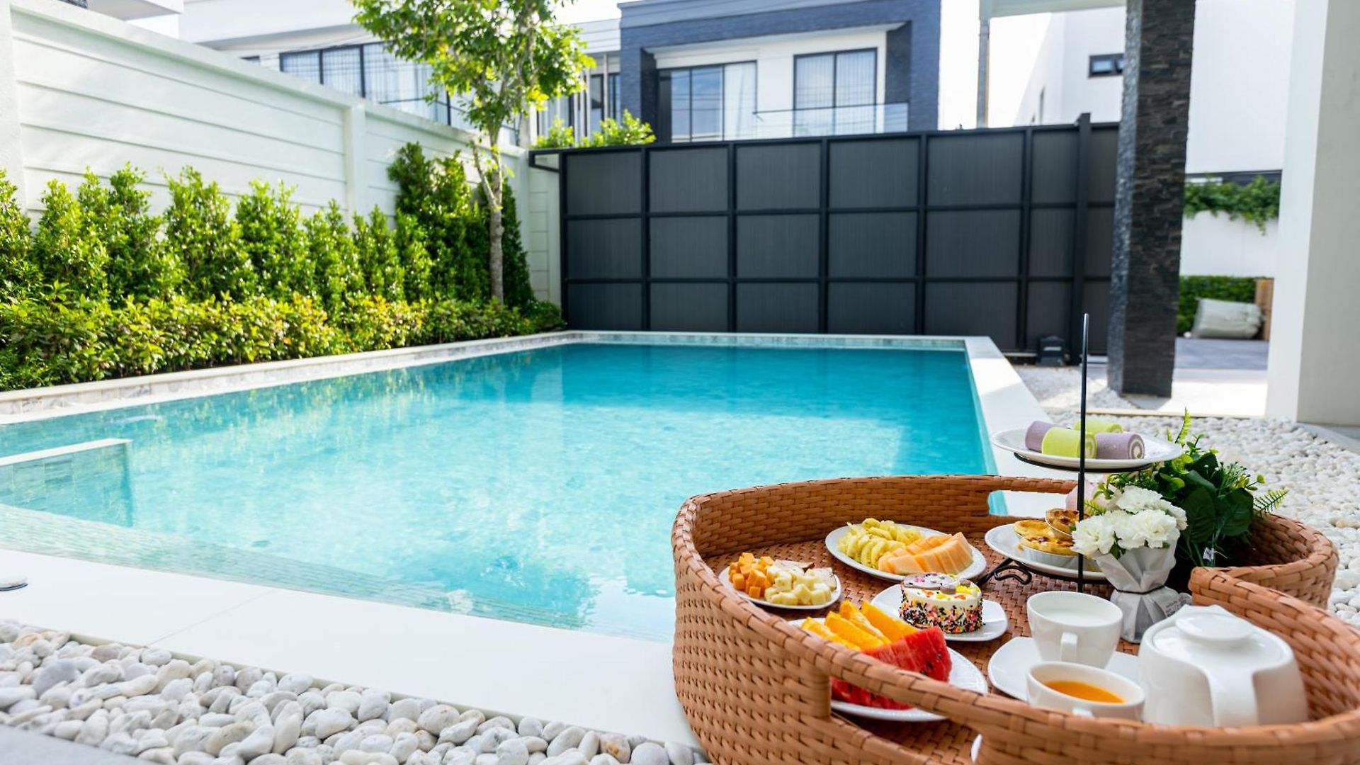 Lv Luxury Pool Pattaya