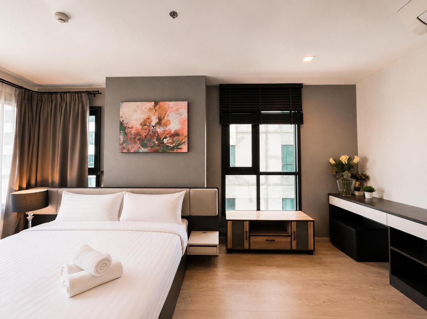 Luxury 70sqm 2br Next To And Mall