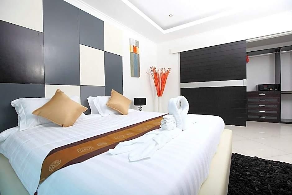 Hidden Palm Pool Hotel 3*