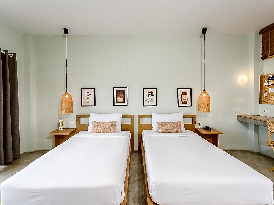 Yellow Moon Hotel