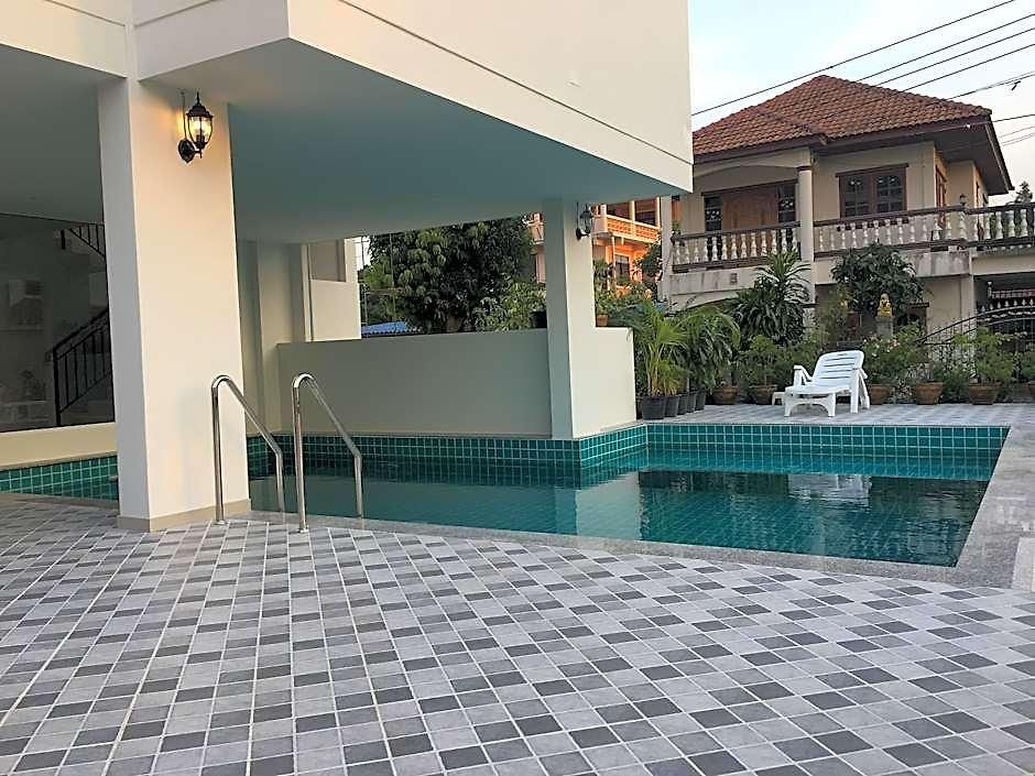 Baan Hinwong Hotel 2*