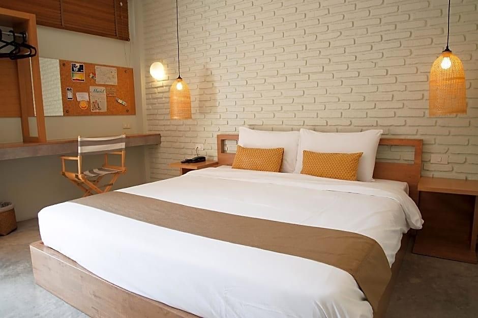 Hotel Yellow Moon 2*