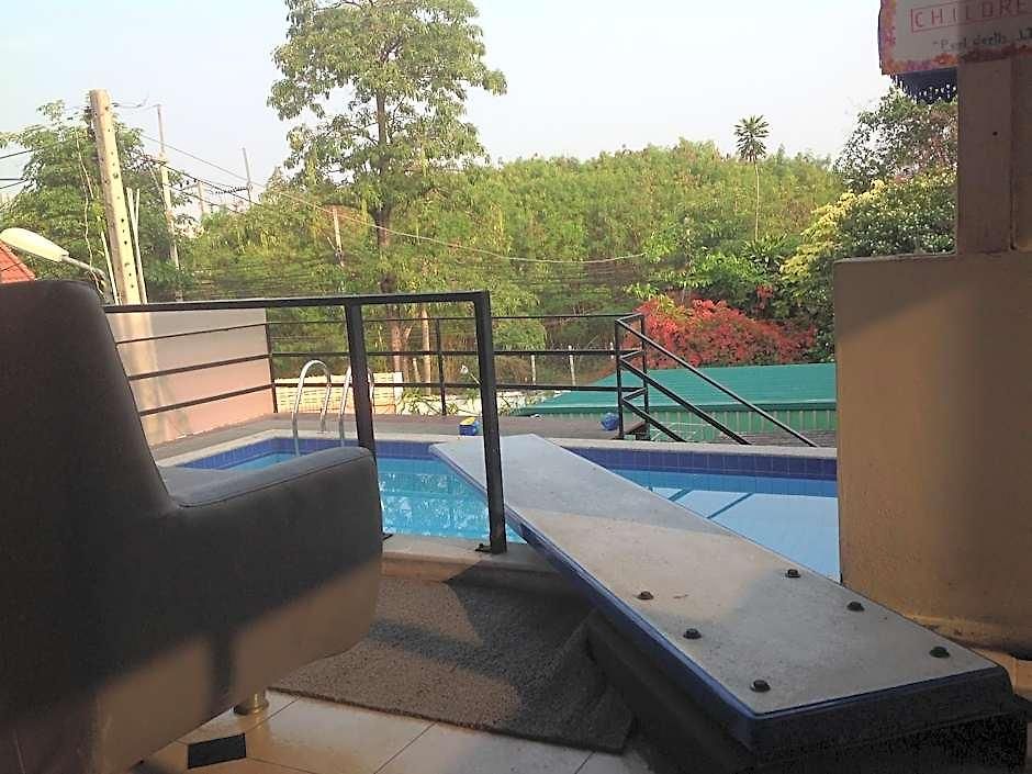 Ben & Lek บ้านพัก Pattaya