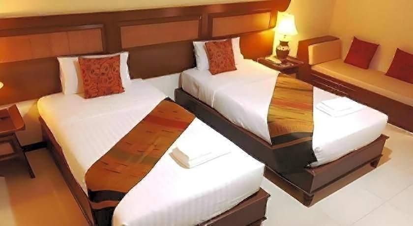 Phuphaya Resort Pattaya