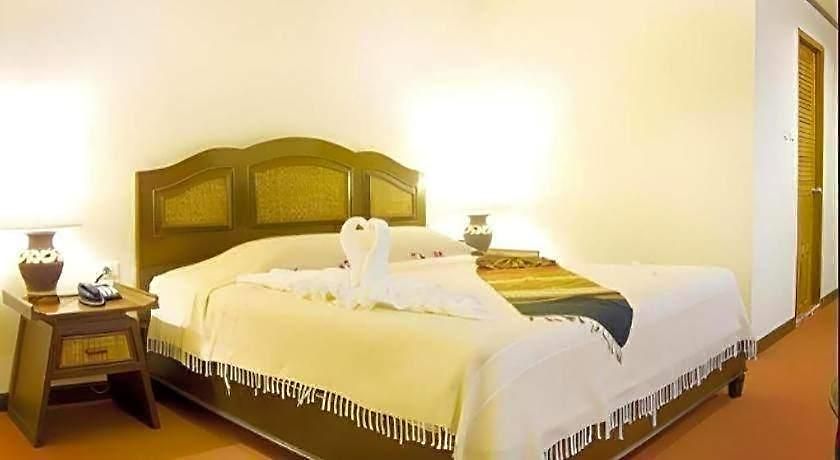 Resort Phuphaya 2*