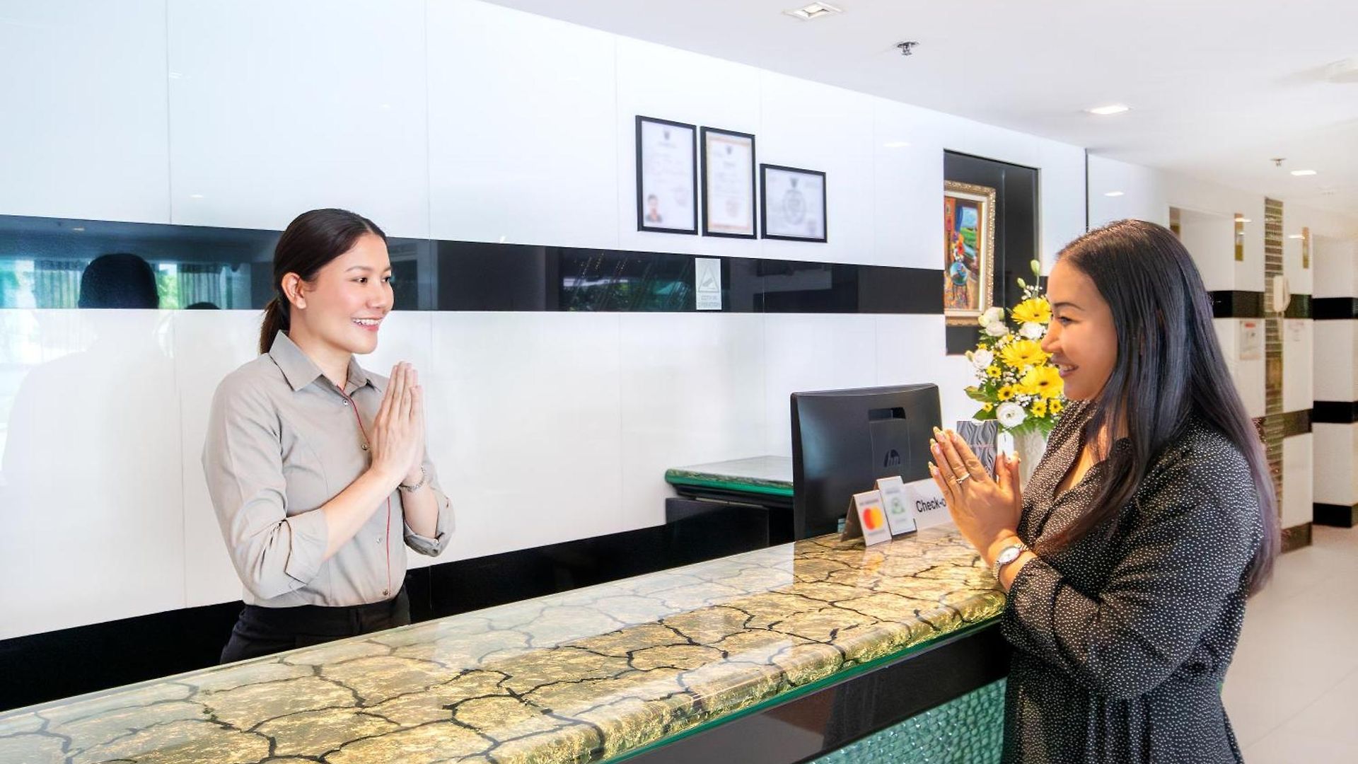 โรงแรม Nova By Compass Hospitality