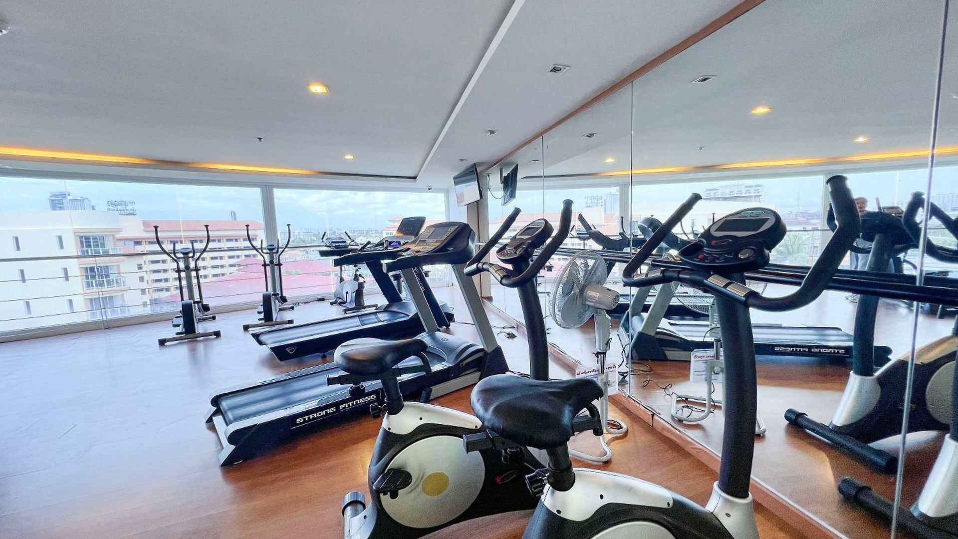 โรงแรม Nova By Compass Hospitality