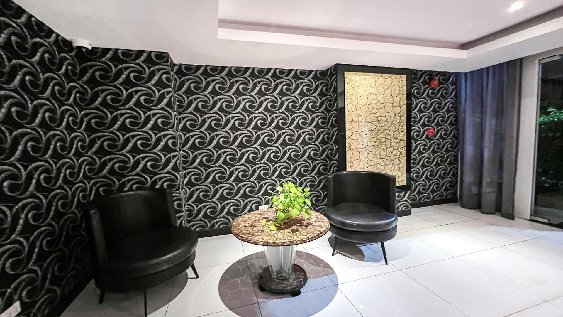 โรงแรม Nova By Compass Hospitality
