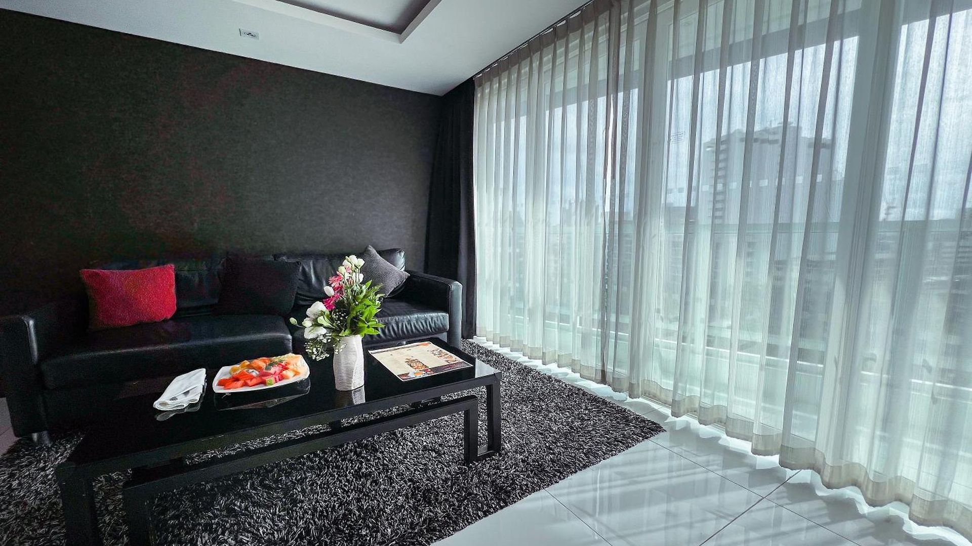 โรงแรม Nova By Compass Hospitality 4*
