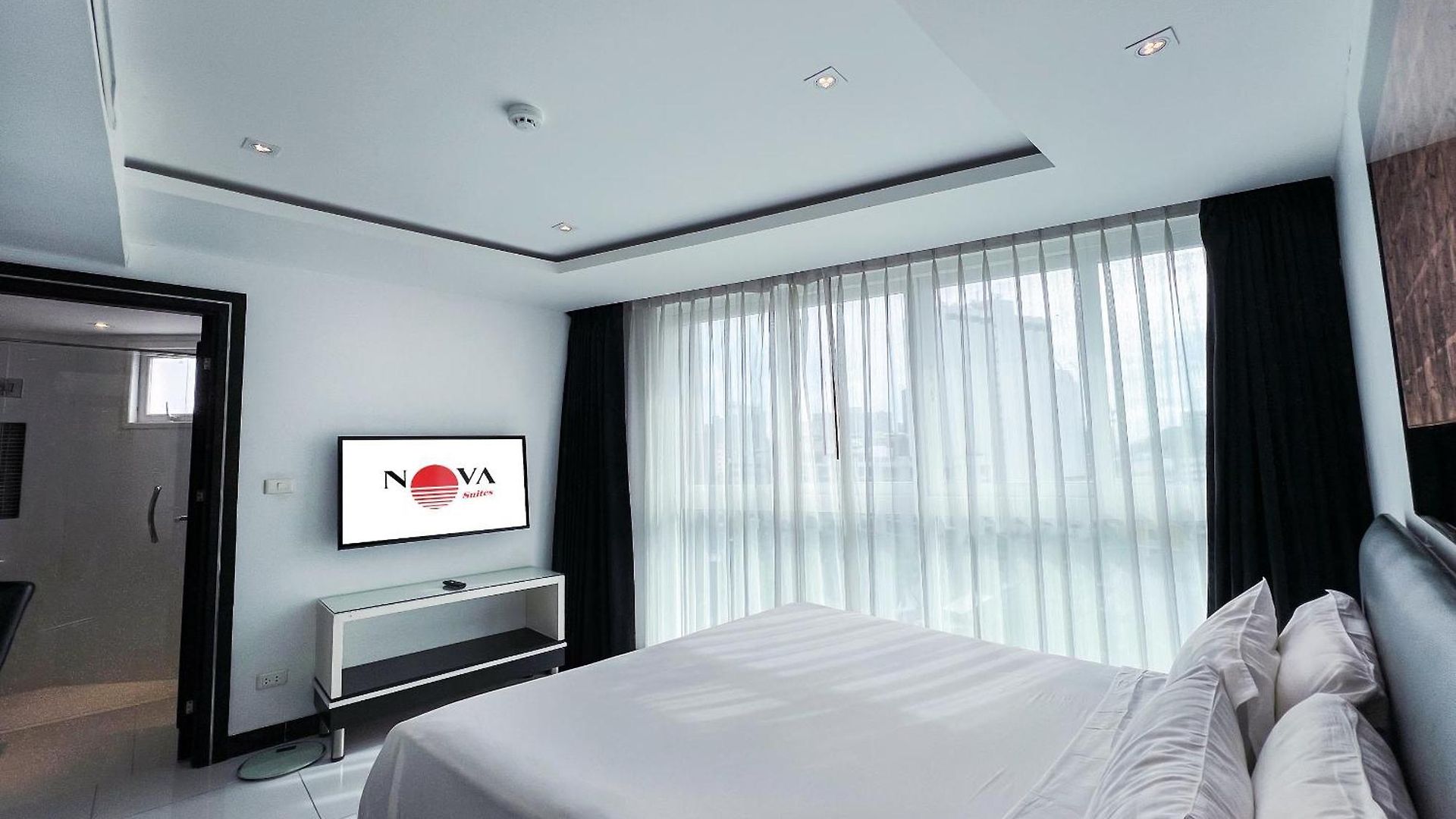 โรงแรม Nova By Compass Hospitality