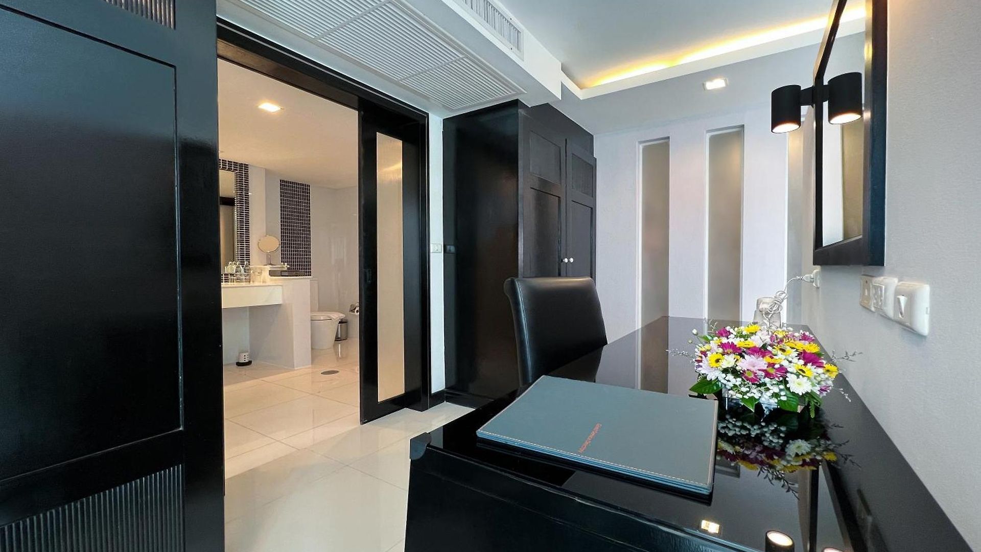 โรงแรม Nova By Compass Hospitality