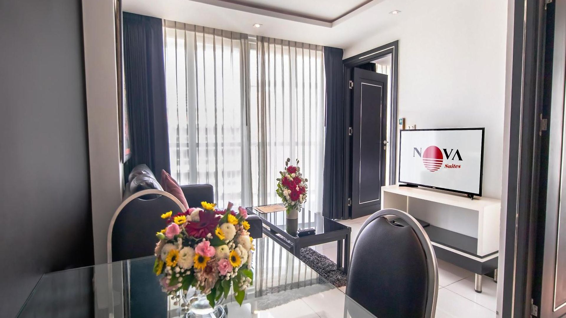 โรงแรม Nova By Compass Hospitality 4*