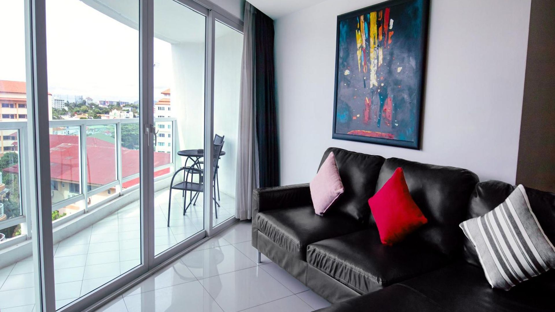 โรงแรม Nova By Compass Hospitality Pattaya