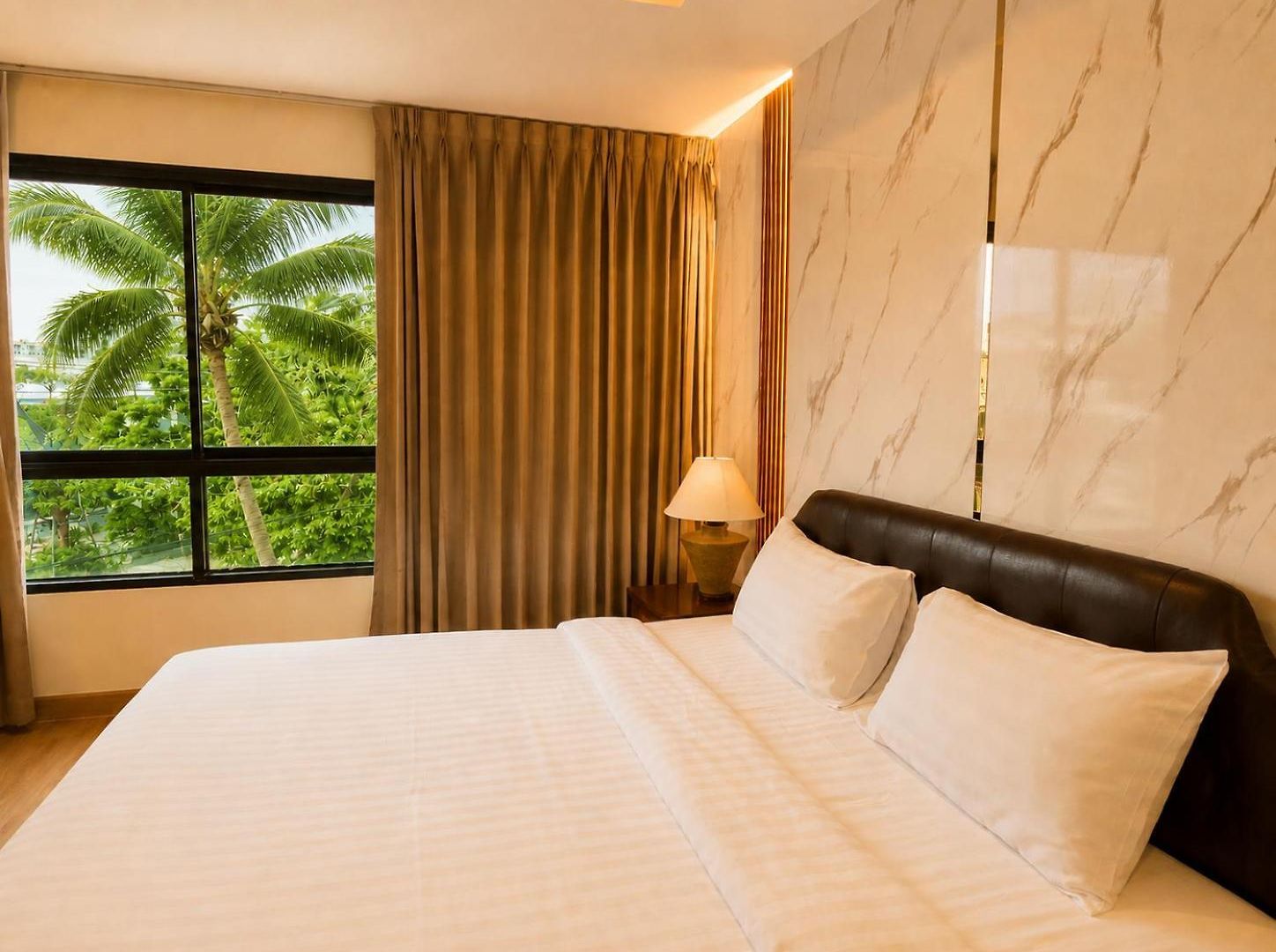 โรงแรม Nova Park 4*