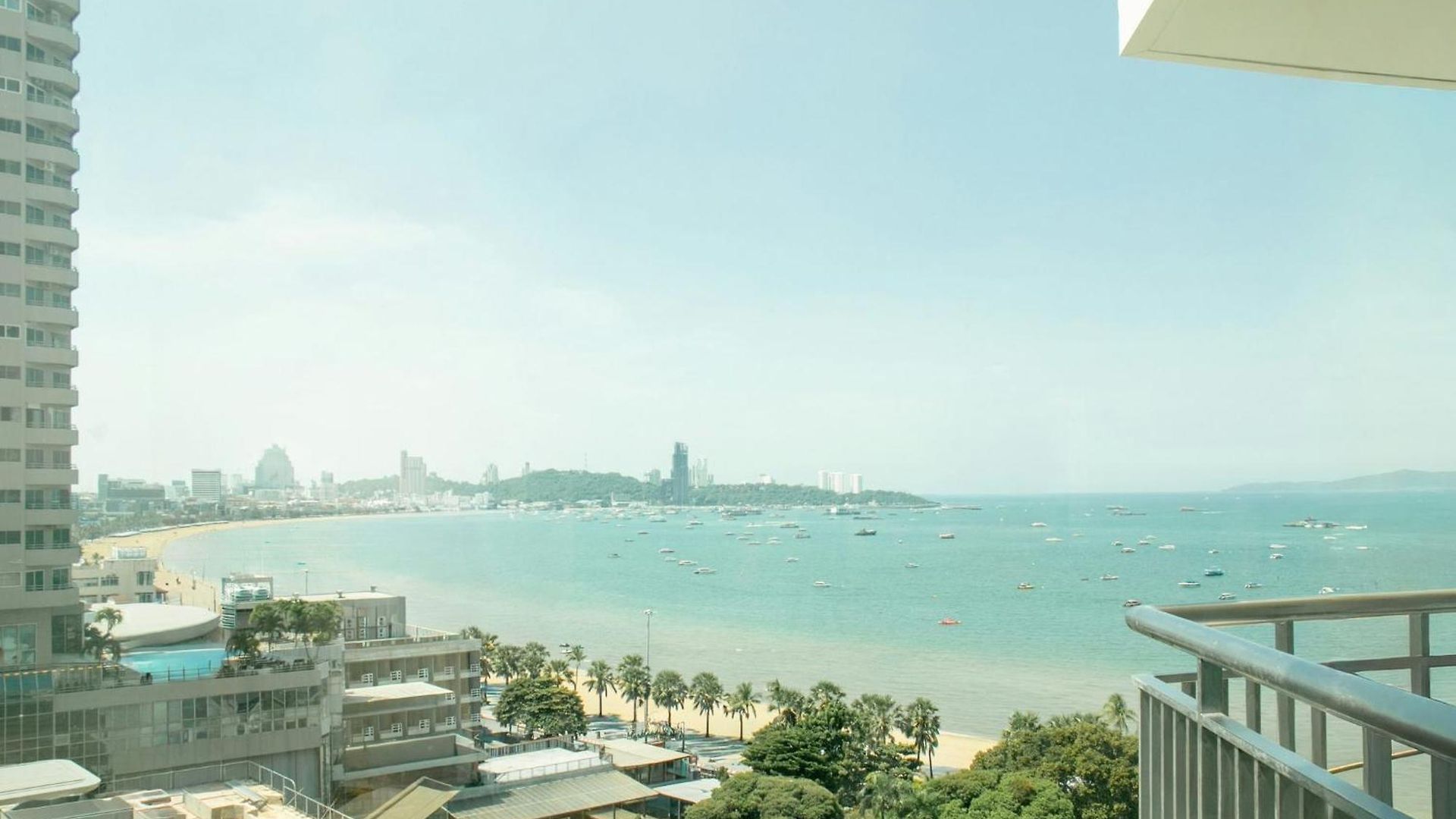โรงแรมฮอลิเดย์อินน์ พัทยา Pattaya