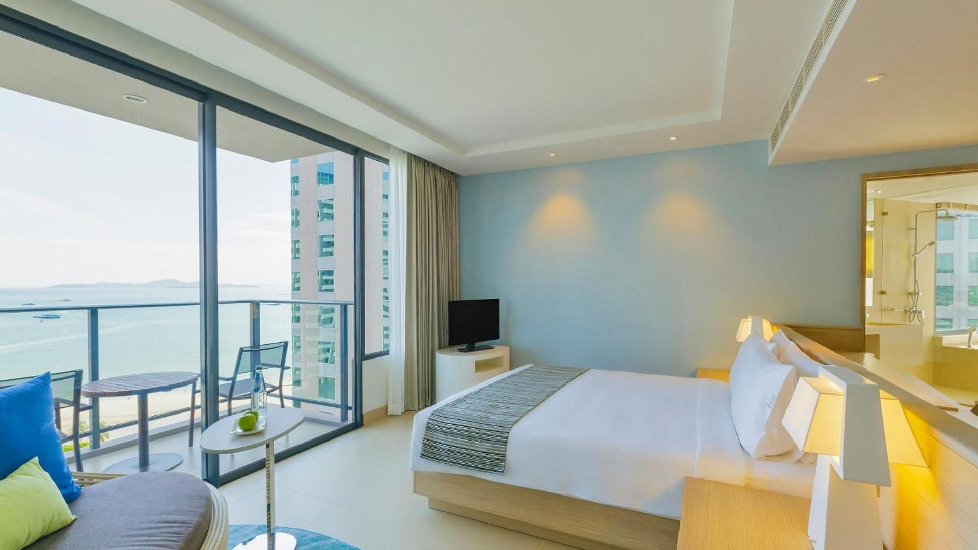 โรงแรมฮอลิเดย์อินน์ พัทยา 5* Pattaya