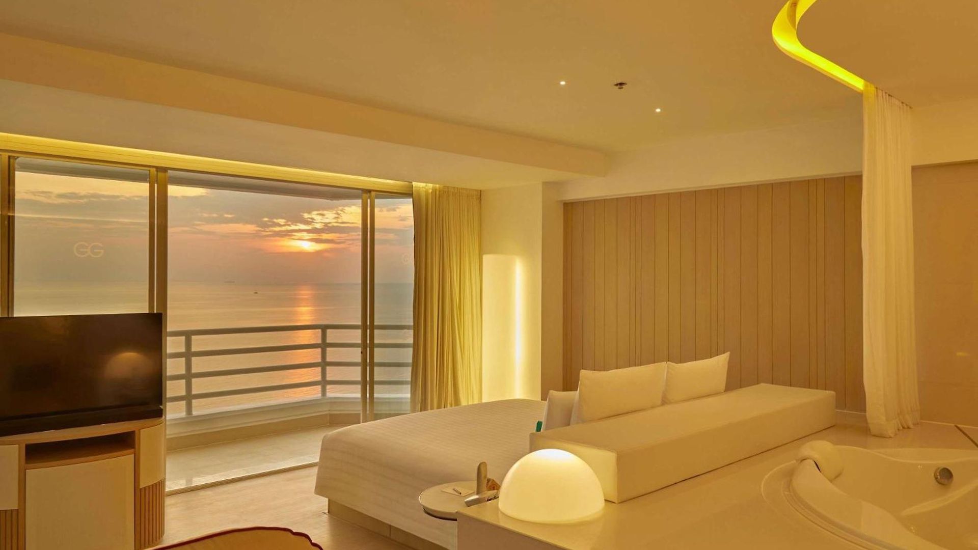 โรงแรม Pullman G 5*