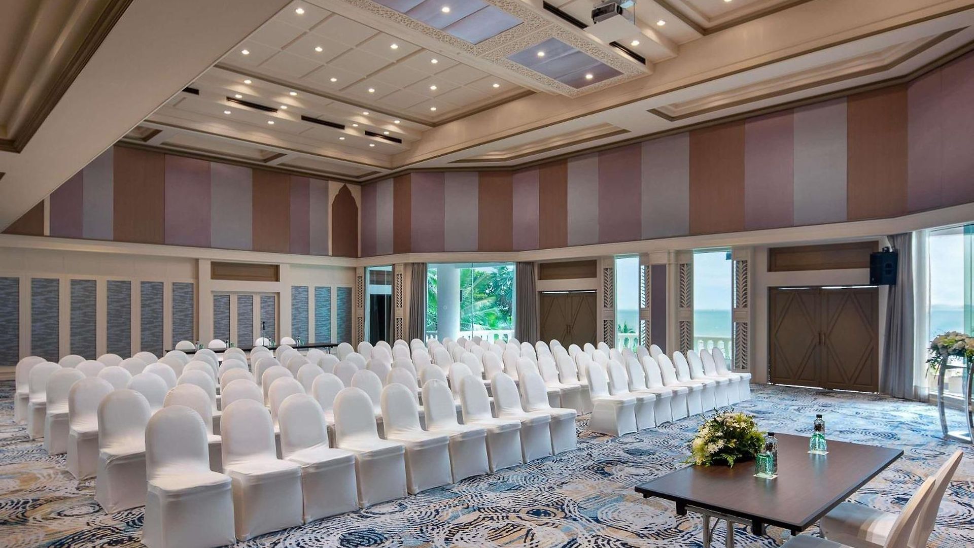 โรงแรม Pullman G Pattaya