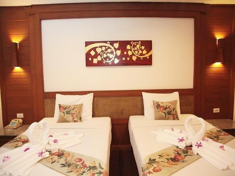 โรงแรม รายัล ทวินส์ พาเลซ 4*