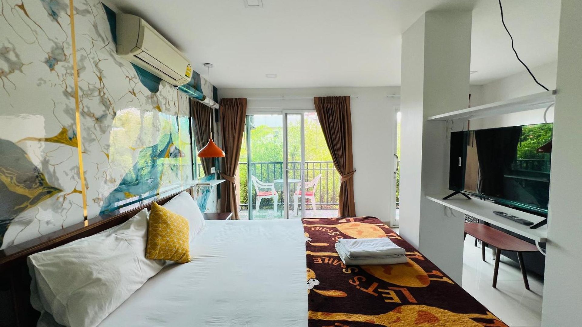 Phratumnak Hill Guest House