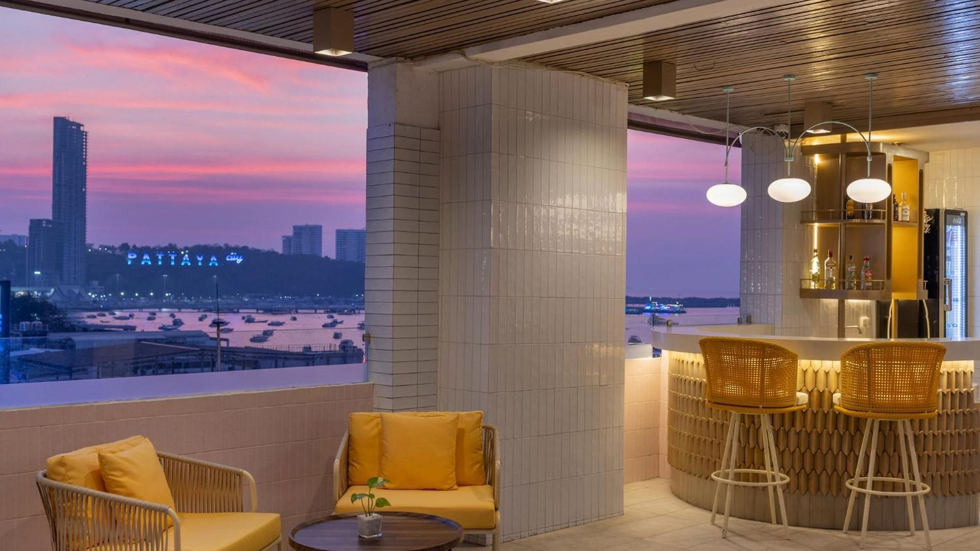 โรงแรม Cloudotel Walking Street