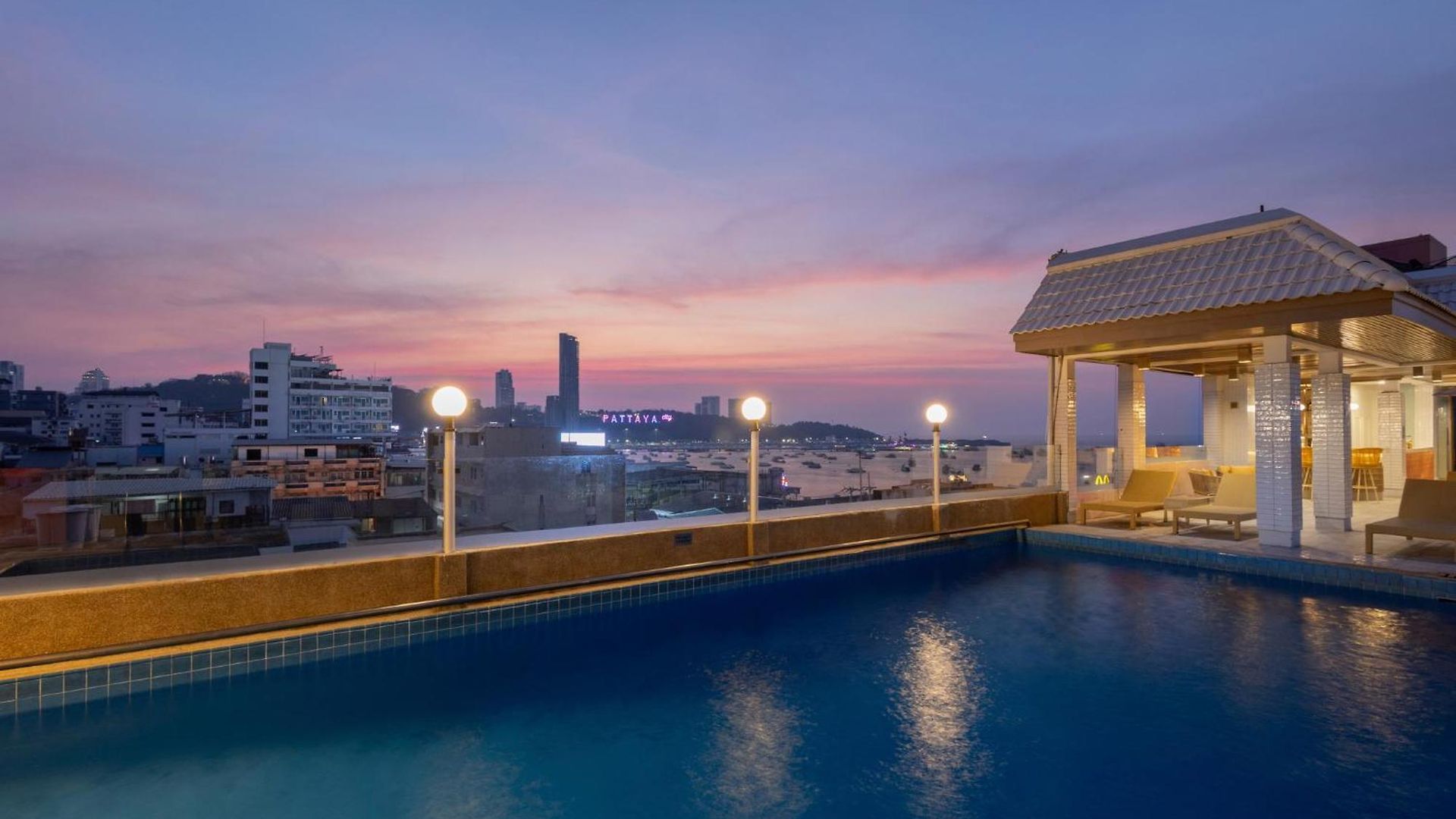 Cloudotel Walking Street โรงแรม 4*
