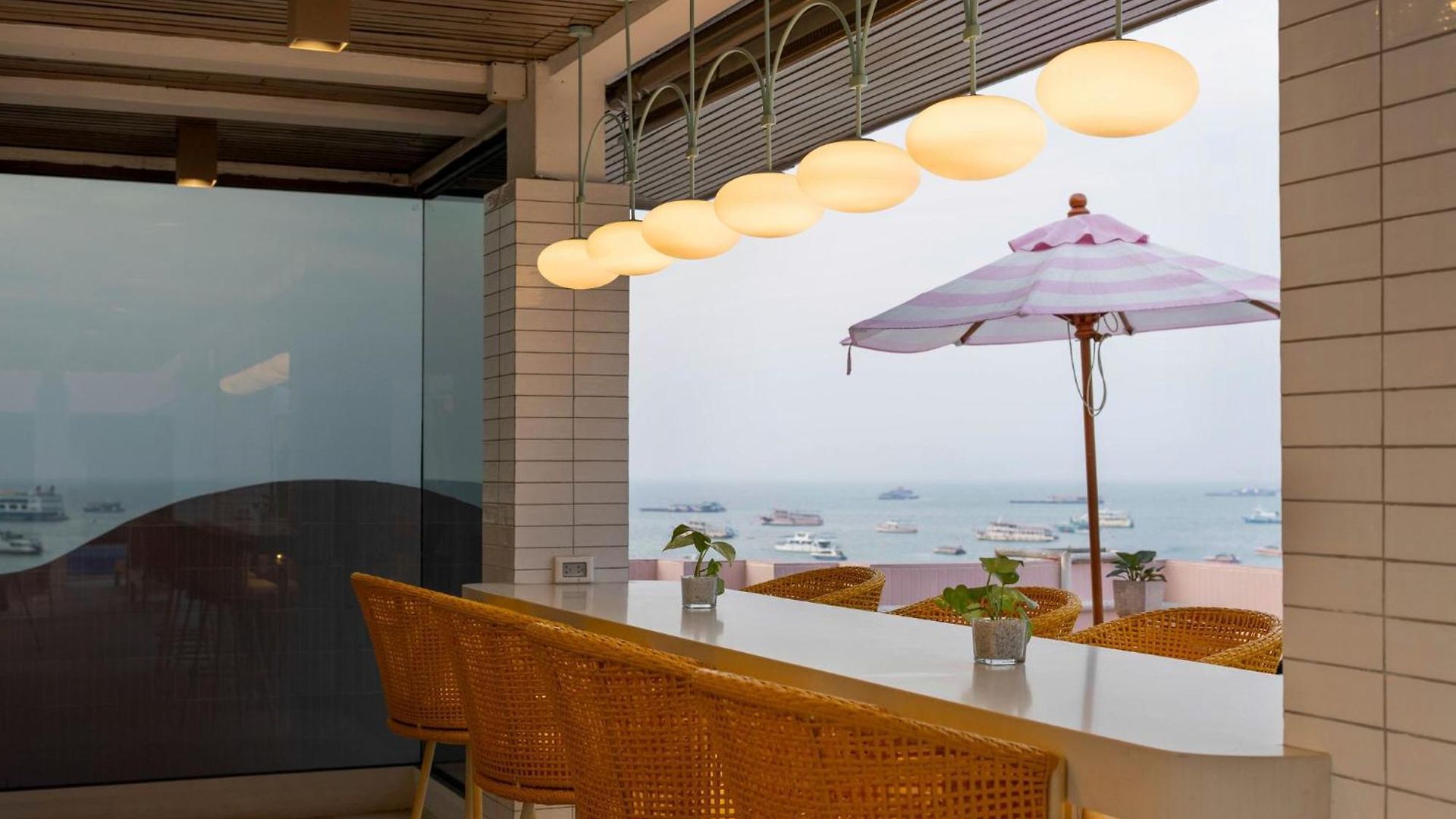 Cloudotel Walking Street โรงแรม Pattaya