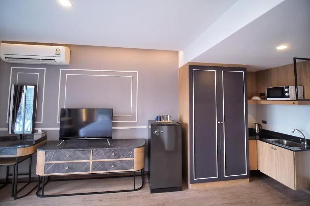 โรงแรม Sleep With Me 3*