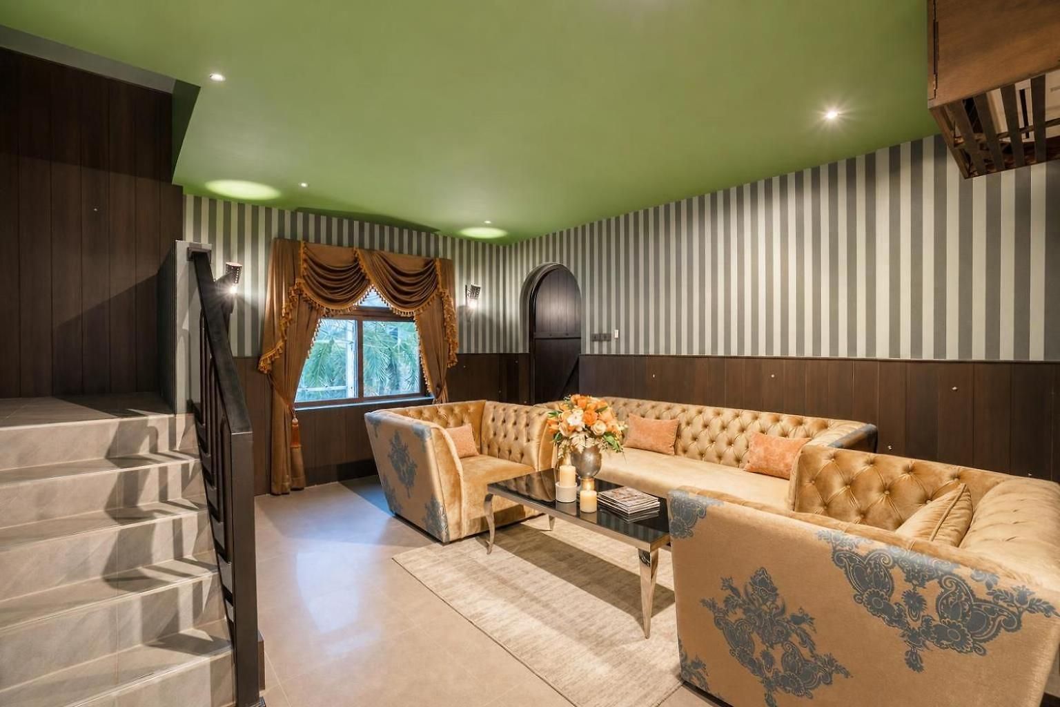 The Castle Pratumnak Hill 6 Bedroom *