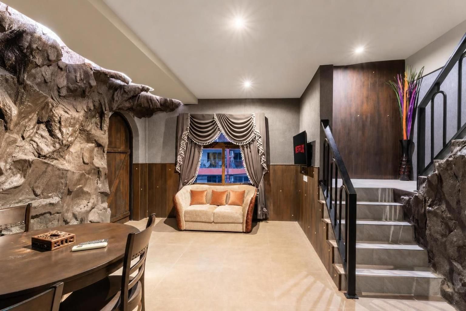The Castle Pratumnak Hill 6 Bedroom * Pattaya