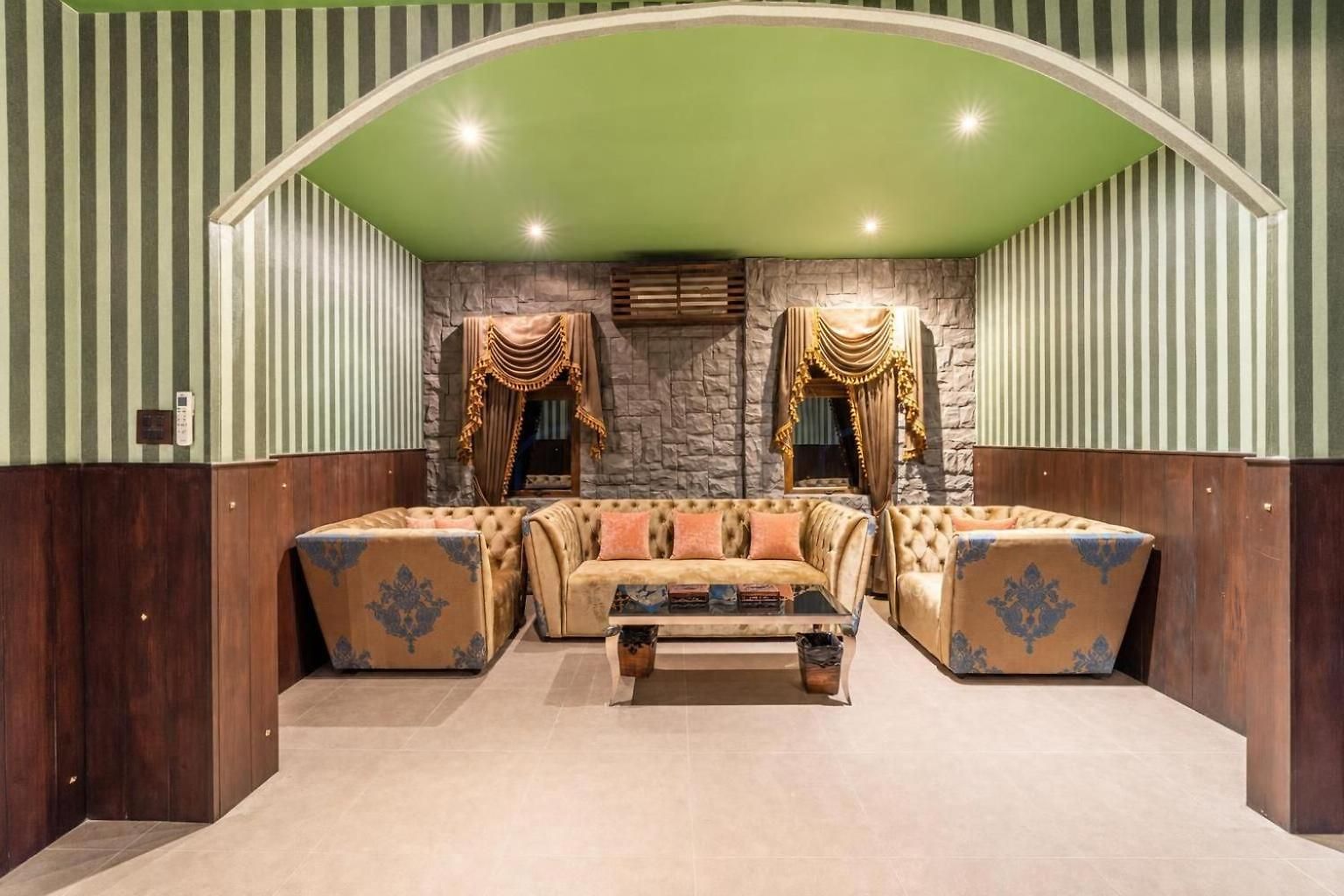The Castle Pratumnak Hill 6 Bedroom